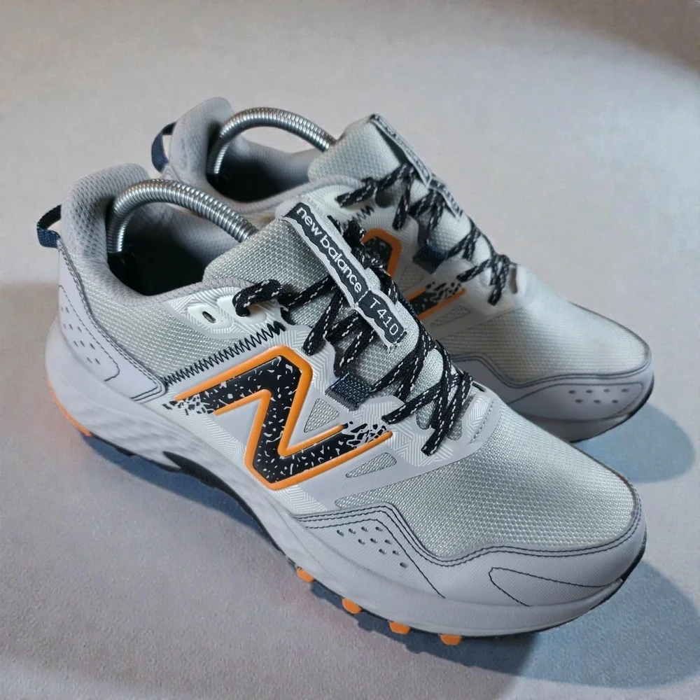 New Balance 410v8 Trail Hiking Running Shoes MT410CA8 Mens 10 D New *No Insoles*